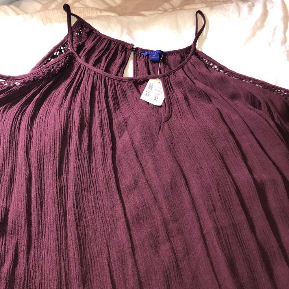 **Never Worn** off the shoulder blouse!!